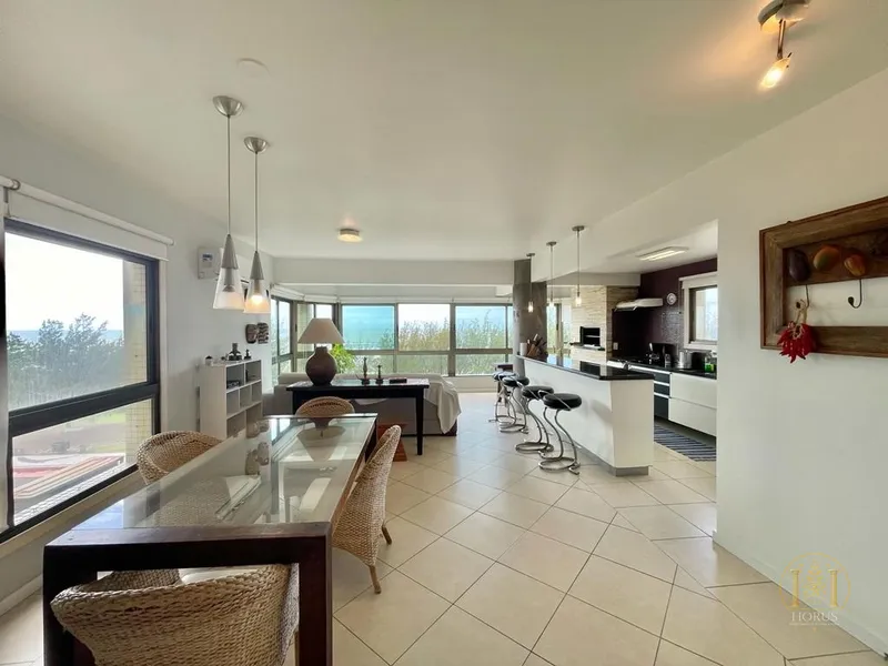 Elegância e conforto, 3 suítes, lareira, vista para o mar.: 2ª foto da galeria de imagens do imóvel