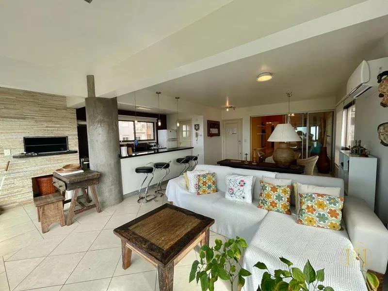 Elegância e conforto, 3 suítes, lareira, vista para o mar.: 8ª foto da galeria de imagens do imóvel