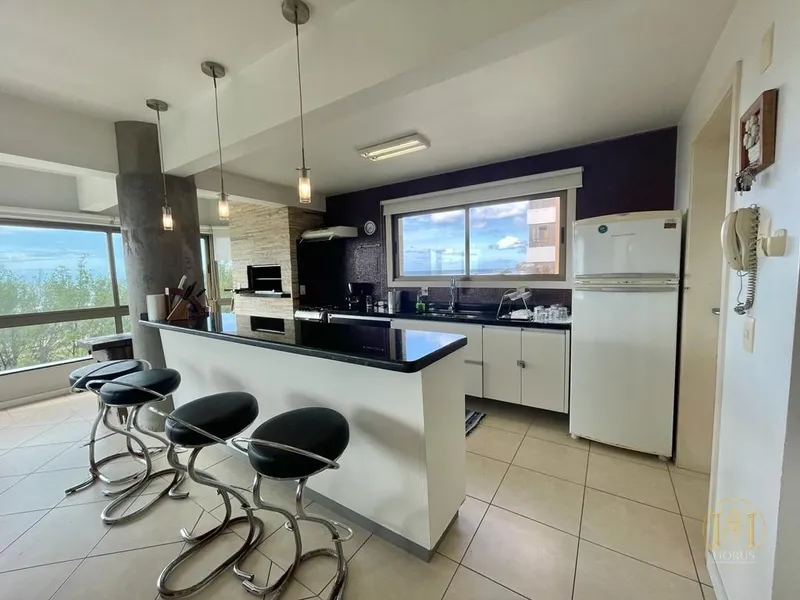 Elegância e conforto, 3 suítes, lareira, vista para o mar.: 3ª foto da galeria de imagens do imóvel