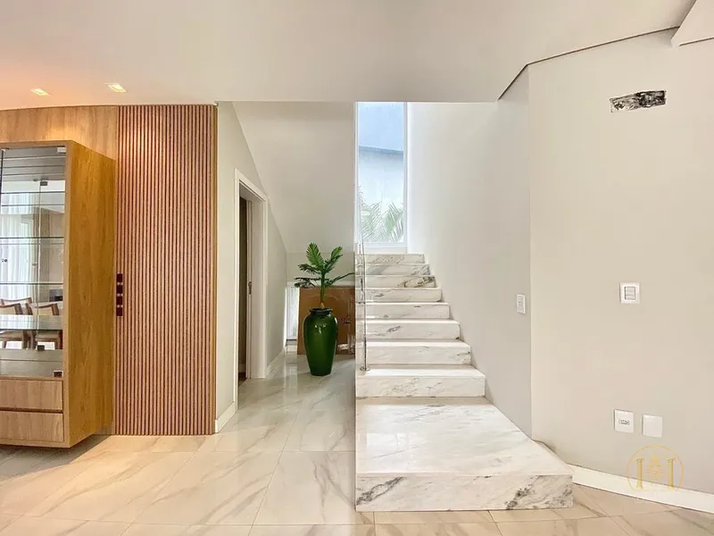 Requinte e luxuosidade definem este Sobrado no Condomínio Sea Coast!: 3ª foto da galeria de imagens do imóvel