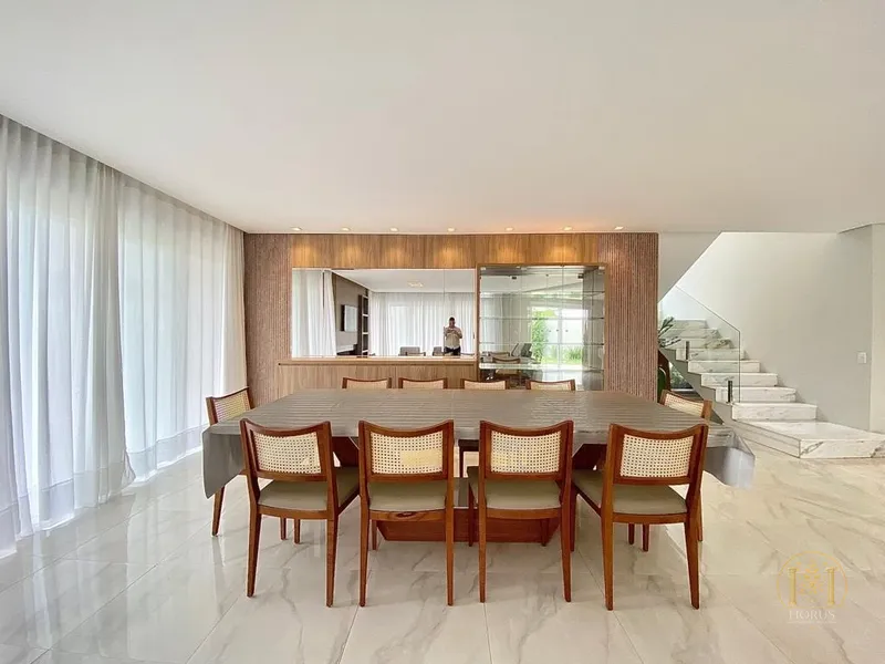 Requinte e luxuosidade definem este Sobrado no Condomínio Sea Coast!: 1ª foto da galeria de imagens do imóvel