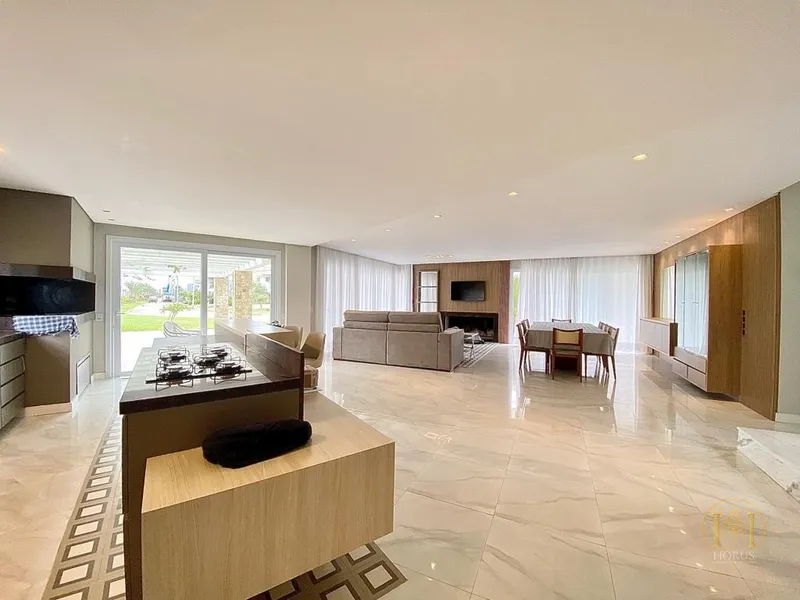 Requinte e luxuosidade definem este Sobrado no Condomínio Sea Coast!: 2ª foto da galeria de imagens do imóvel