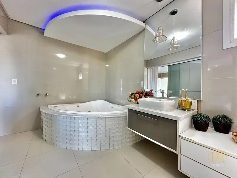 Casa sofisticada no Quintas do Lago com 3 suítes e piscina: 24ª foto da galeria de imagens do imóvel