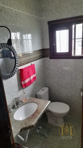 CASA À VENDA NO BAIRRO ZONA NOVA DE CAPÃO DA CANOA-RS: 2ª foto da galeria de imagens do imóvel