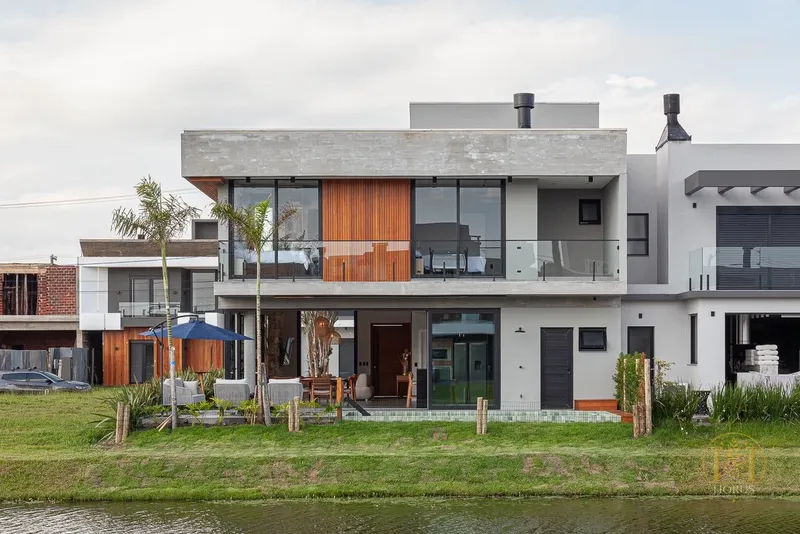 Requinte absoluto define esse sobrado no Condomínio Sunset!: 4ª foto da galeria de imagens do imóvel