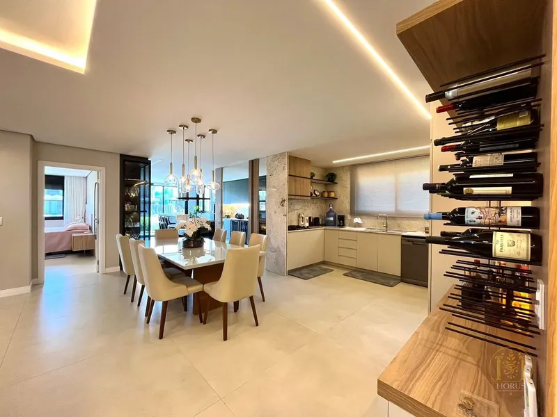 Sobrado beira lago no Condomínio Sunset com 5 dormitórios e piscina!: 3ª foto da galeria de imagens do imóvel