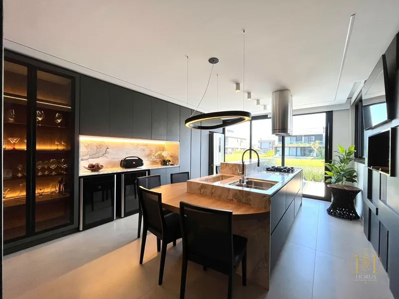 Sobrado beira lago no Condomínio Sunset com 5 dormitórios e piscina!: 10ª foto da galeria de imagens do imóvel