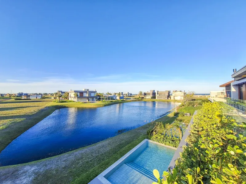 Sobrado de 394 m² no Condomínio Costa Serena, à beira-mar e beira lago: 33ª foto da galeria de imagens do imóvel