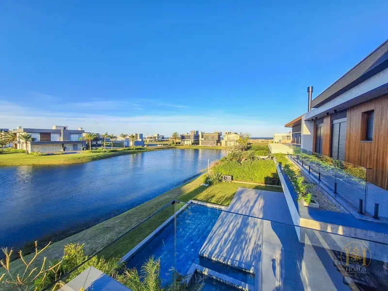 Sobrado de 394 m² no Condomínio Costa Serena, à beira-mar e beira lago: 28ª foto da galeria de imagens do imóvel