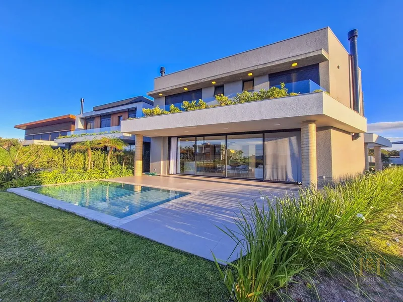 Sobrado de 394 m² no Condomínio Costa Serena, à beira-mar e beira lago: 23ª foto da galeria de imagens do imóvel