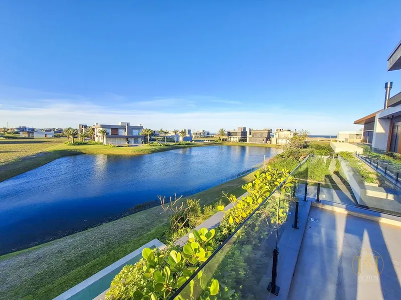 Sobrado de 394 m² no Condomínio Costa Serena, à beira-mar e beira lago: 30ª foto da galeria de imagens do imóvel