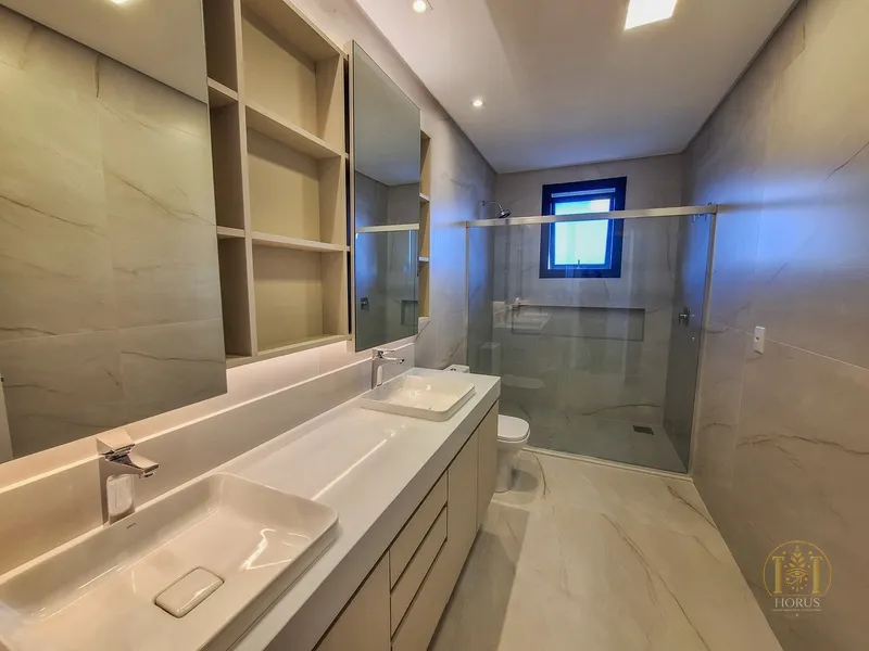 Sobrado de 394 m² no Condomínio Costa Serena, à beira-mar e beira lago: 37ª foto da galeria de imagens do imóvel