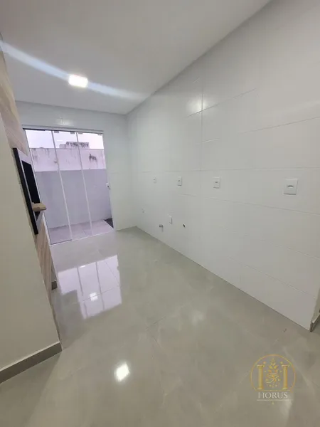 casa geminada em capao novo: 1ª foto da galeria de imagens do imóvel