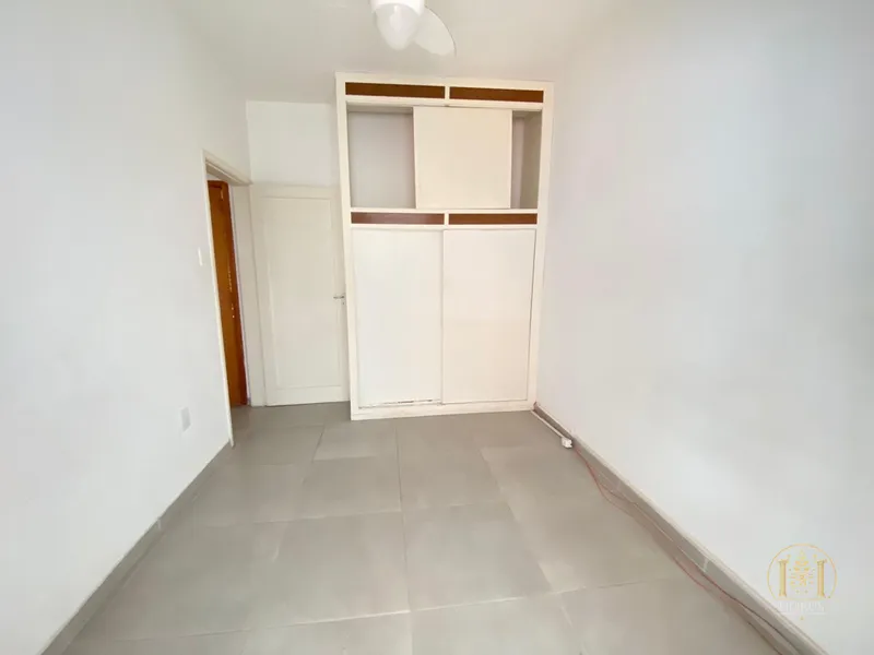 APARTAMENTO CENTRAL, A DUAS QUADRAS DO MAR: 6ª foto da galeria de imagens do imóvel