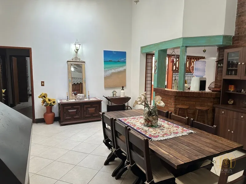 Maravilhosa Casa Térrea de Esquina: Conforto, Elegância e Localização: 13ª foto da galeria de imagens do imóvel