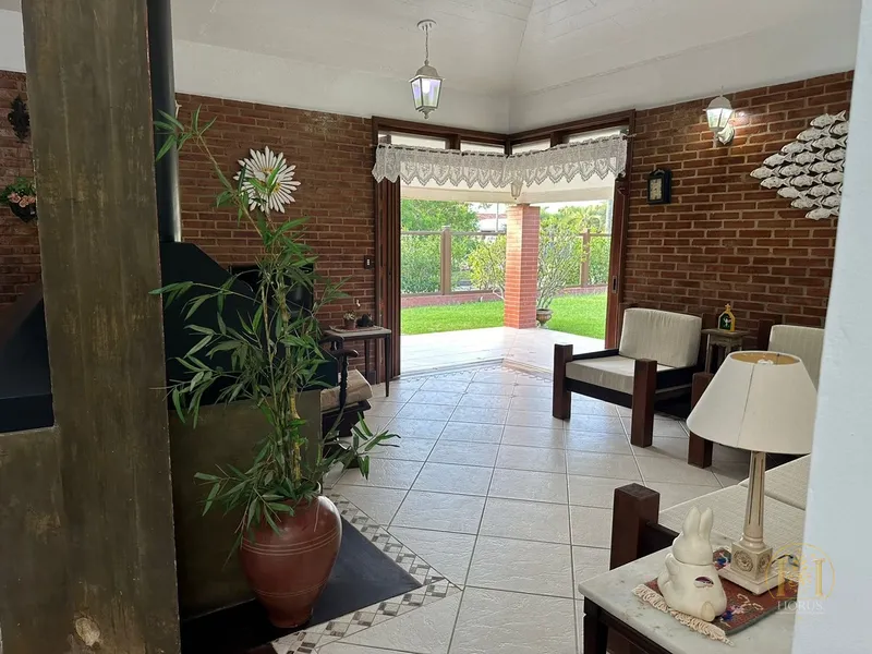 Maravilhosa Casa Térrea de Esquina: Conforto, Elegância e Localização: 11ª foto da galeria de imagens do imóvel