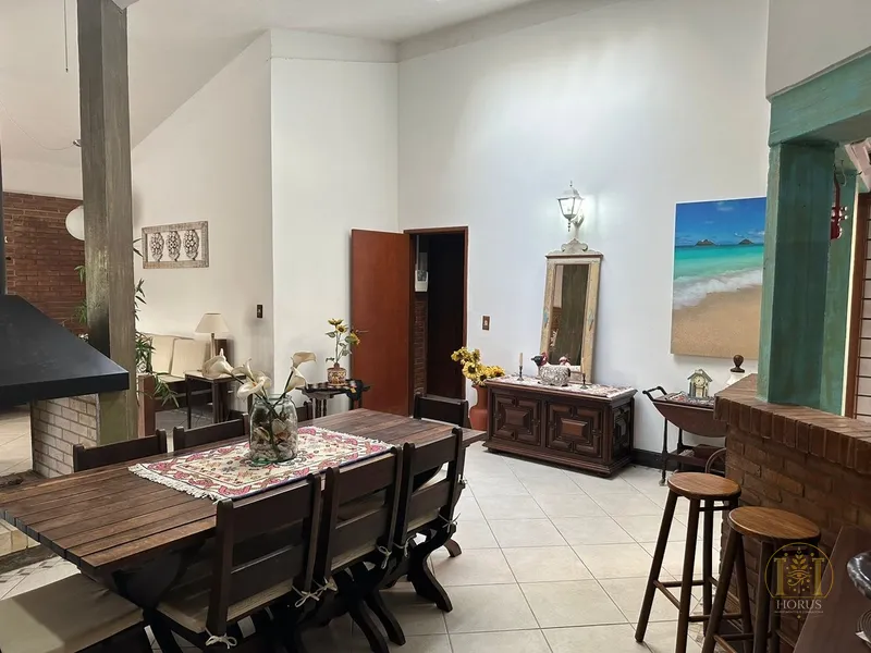 Maravilhosa Casa Térrea de Esquina: Conforto, Elegância e Localização: 5ª foto da galeria de imagens do imóvel