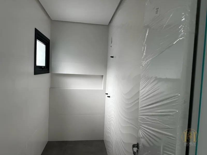 Sobrado novo a 100 metros do mar: 2ª foto da galeria de imagens do imóvel