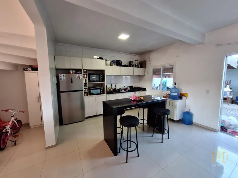 SOBRADO À VENDA LADO MAR EM CAPÃO DA CANOA-RS: 2ª foto da galeria de imagens do imóvel