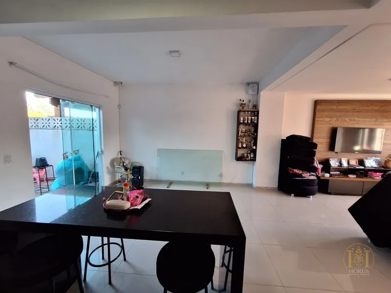 SOBRADO À VENDA LADO MAR EM CAPÃO DA CANOA-RS: 4ª foto da galeria de imagens do imóvel