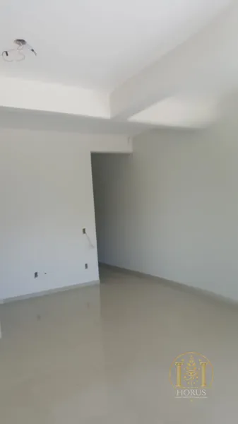 CASA COM 3 DORMITÓRIOS BEIRA MAR PROXIMO AO CENTRO DE CAPÃO DA CANOA: 1ª foto da galeria de imagens do imóvel