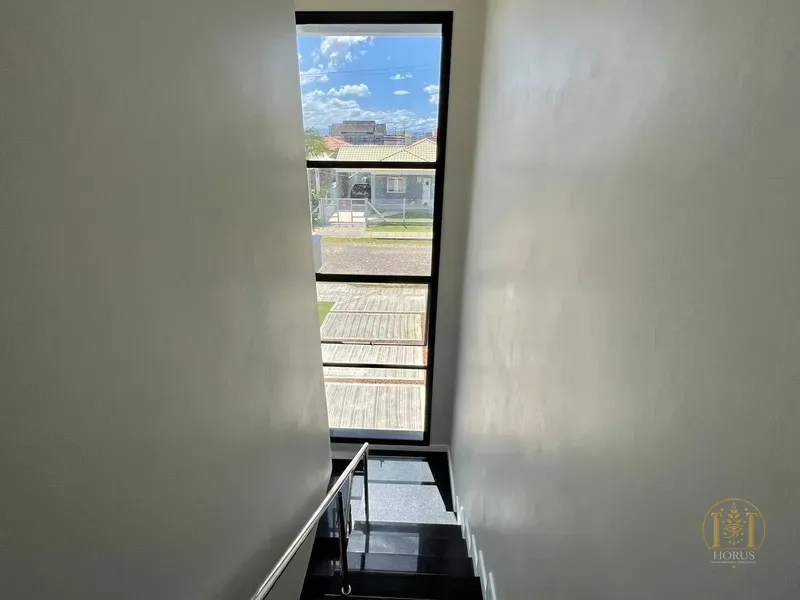 LINDO SOBRADO A VENDA LADO MAR DE CAPÃO DA CANOA-RS: 2ª foto da galeria de imagens do imóvel