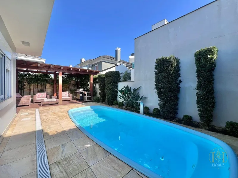 Casa sofisticada no Condomínio Fechado Condado: 3 suítes e piscina aqu: 25ª foto da galeria de imagens do imóvel