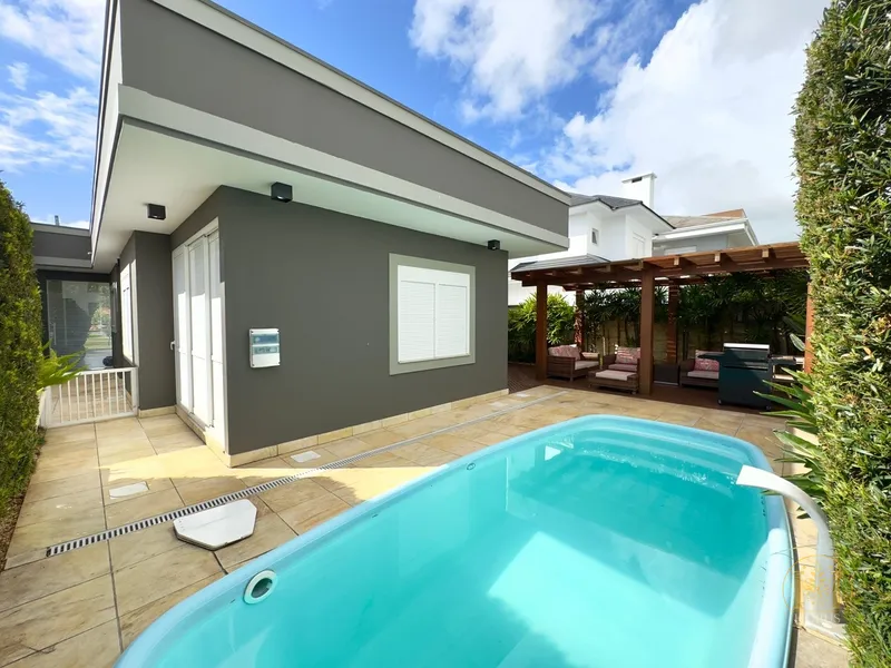 Casa sofisticada no Condomínio Fechado Condado: 3 suítes e piscina aqu: 27ª foto da galeria de imagens do imóvel