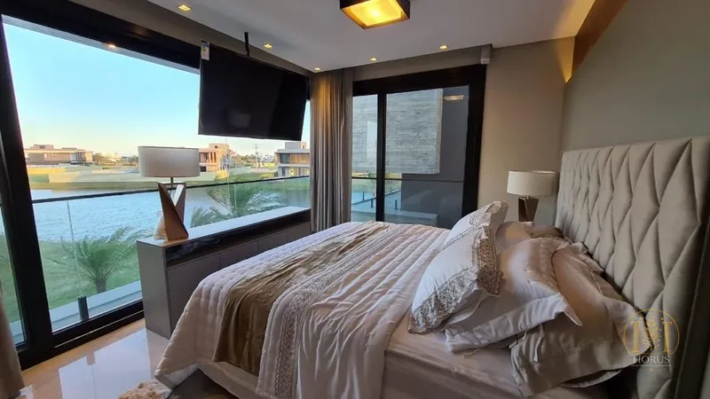 Mansão beira lago no condomínio Sense: 18ª foto da galeria de imagens do imóvel