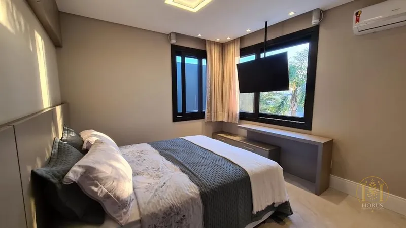 Mansão beira lago no condomínio Sense: 28ª foto da galeria de imagens do imóvel