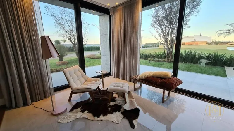 Mansão beira lago no condomínio Sense: 11ª foto da galeria de imagens do imóvel