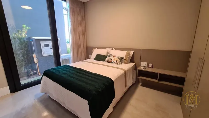 Mansão beira lago no condomínio Sense: 27ª foto da galeria de imagens do imóvel