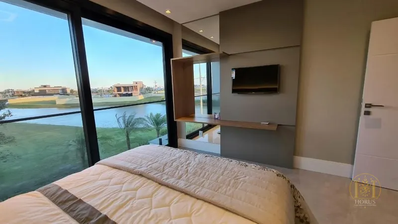 Mansão beira lago no condomínio Sense: 13ª foto da galeria de imagens do imóvel