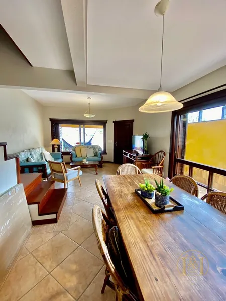 Sobrado Geminado 3 dormitórios, bairro Centro em Xangri-lá: 5ª foto da galeria de imagens do imóvel