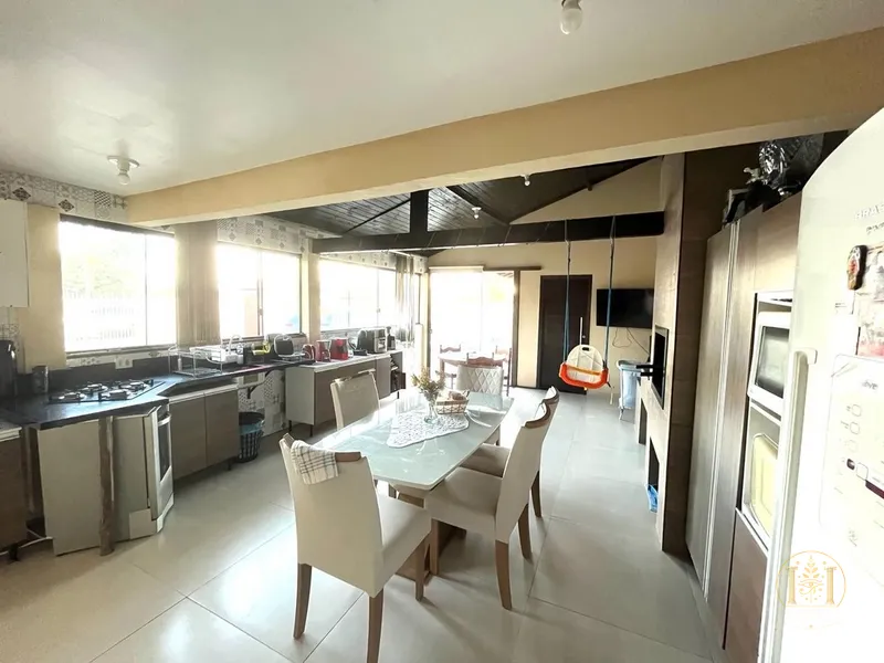 Casa com piscina no jardim beira mar: 1ª foto da galeria de imagens do imóvel