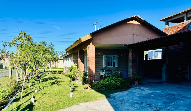 Casa em Atlântida Sul: 6ª foto da galeria de imagens do imóvel