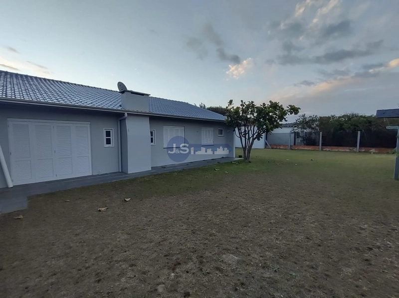 EXCELENTE CASA COM 02 TERRENOS PROXIMO AO MAR: 3ª foto da galeria de imagens do imóvel