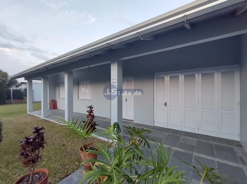 EXCELENTE CASA COM 02 TERRENOS PROXIMO AO MAR: 2ª foto da galeria de imagens do imóvel
