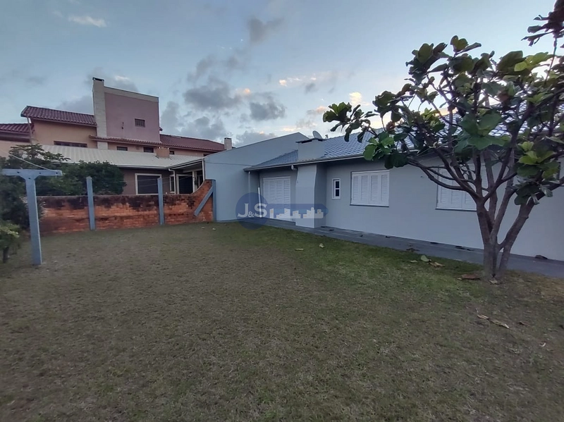 EXCELENTE CASA COM 02 TERRENOS PROXIMO AO MAR: 4ª foto da galeria de imagens do imóvel