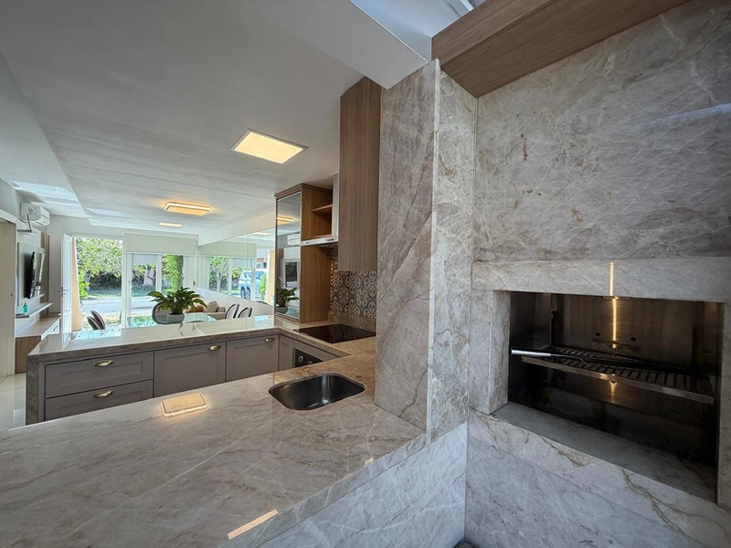 EXCELENTE CASA ALTO PADRÃO EM CONDOMÍNIO: 5ª foto da galeria de imagens do imóvel