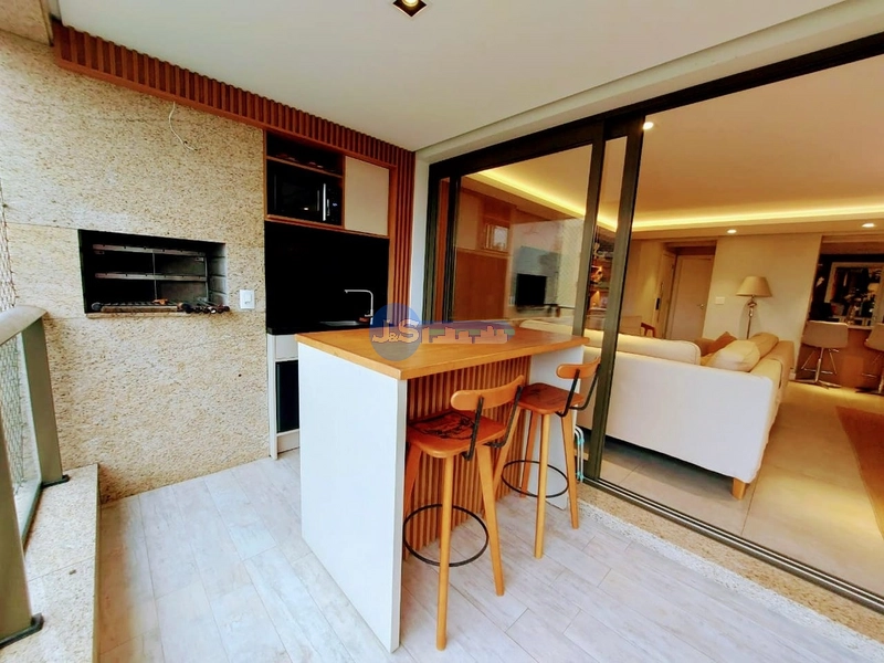 Excelente Apartamento 03 Suítes, 04 vagas de garagem, Área Nobre de Ca: 1ª foto da galeria de imagens do imóvel