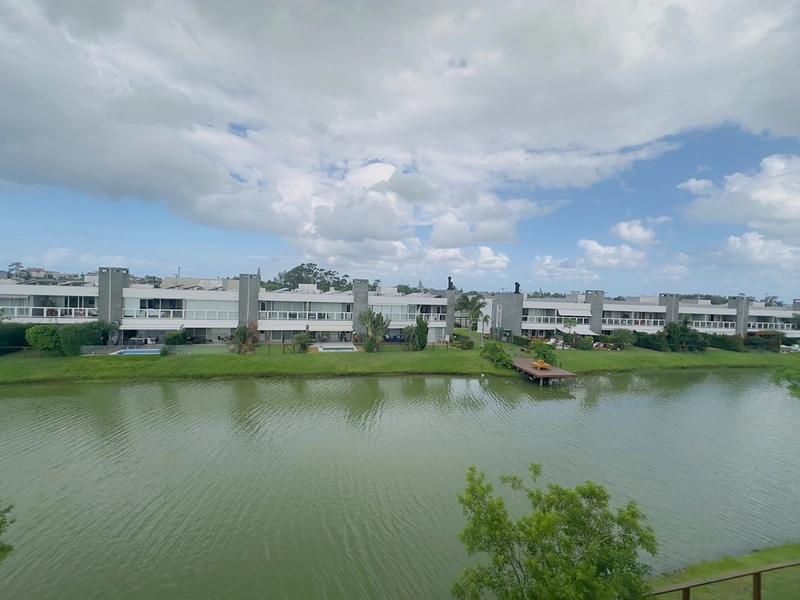 Casa em Condomínio Fechado Beira Lago: 2ª foto da galeria de imagens do imóvel