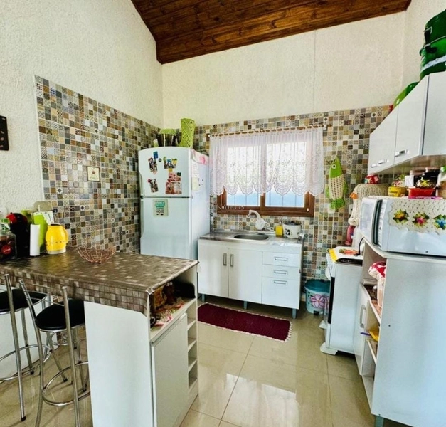 CASA DE PRAIA COM PISCINA: 4ª foto da galeria de imagens do imóvel