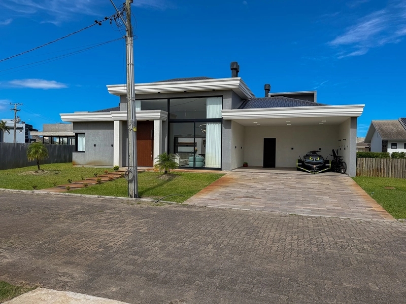 EXCELENTE CASA ALTO PADRÃO EM CONDOMÍNIO: 3ª foto da galeria de imagens do imóvel