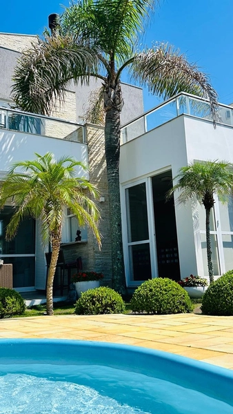 EXCELENTE CASA ALTO PADRÃO COM PISCINA : 8ª foto da galeria de imagens do imóvel