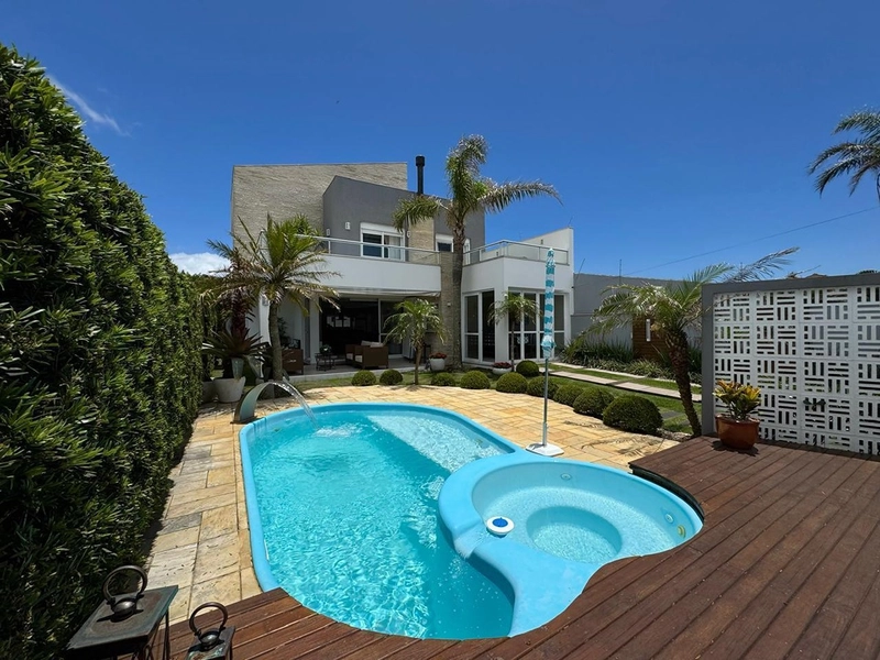 EXCELENTE CASA ALTO PADRÃO COM PISCINA : 1ª foto da galeria de imagens do imóvel