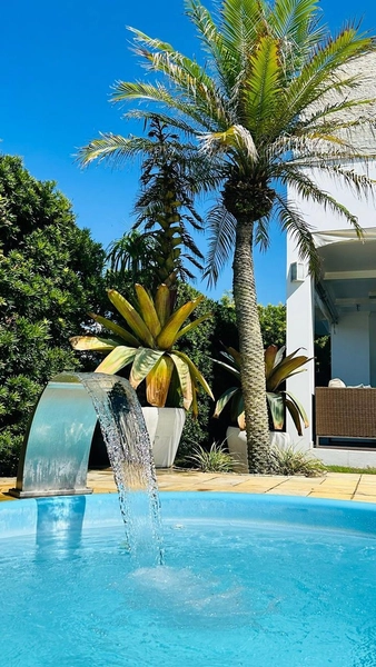 EXCELENTE CASA ALTO PADRÃO COM PISCINA : 4ª foto da galeria de imagens do imóvel