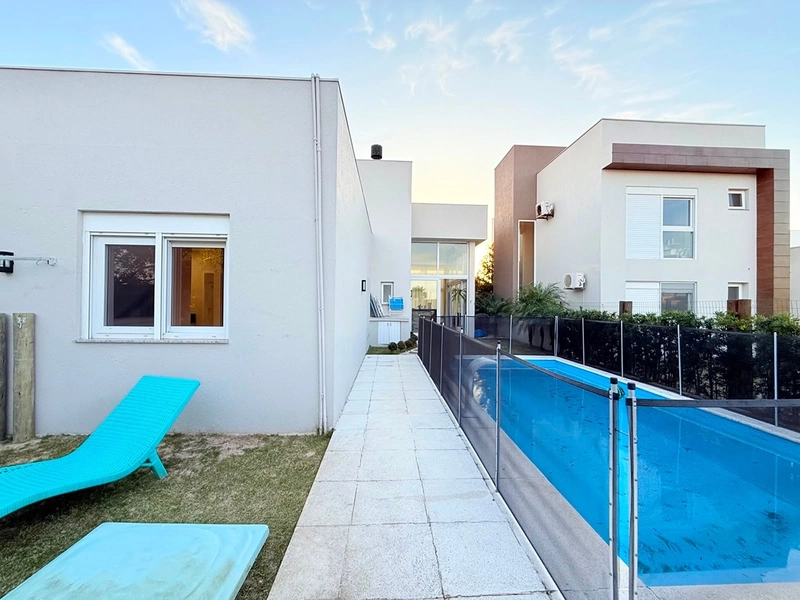 EXCELENTE CASA ALTO PADRÃO COM PISCINA : 27ª foto da galeria de imagens do imóvel