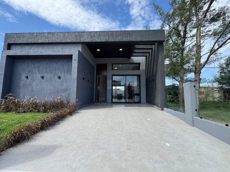 EXCELENTE CASA DE PRAIA PRÓXIMA AO MAR: 3ª foto da galeria de imagens do imóvel