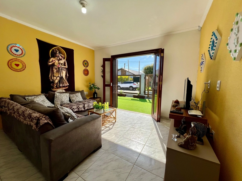 Casa com piscina próxima ao mar: 5ª foto da galeria de imagens do imóvel